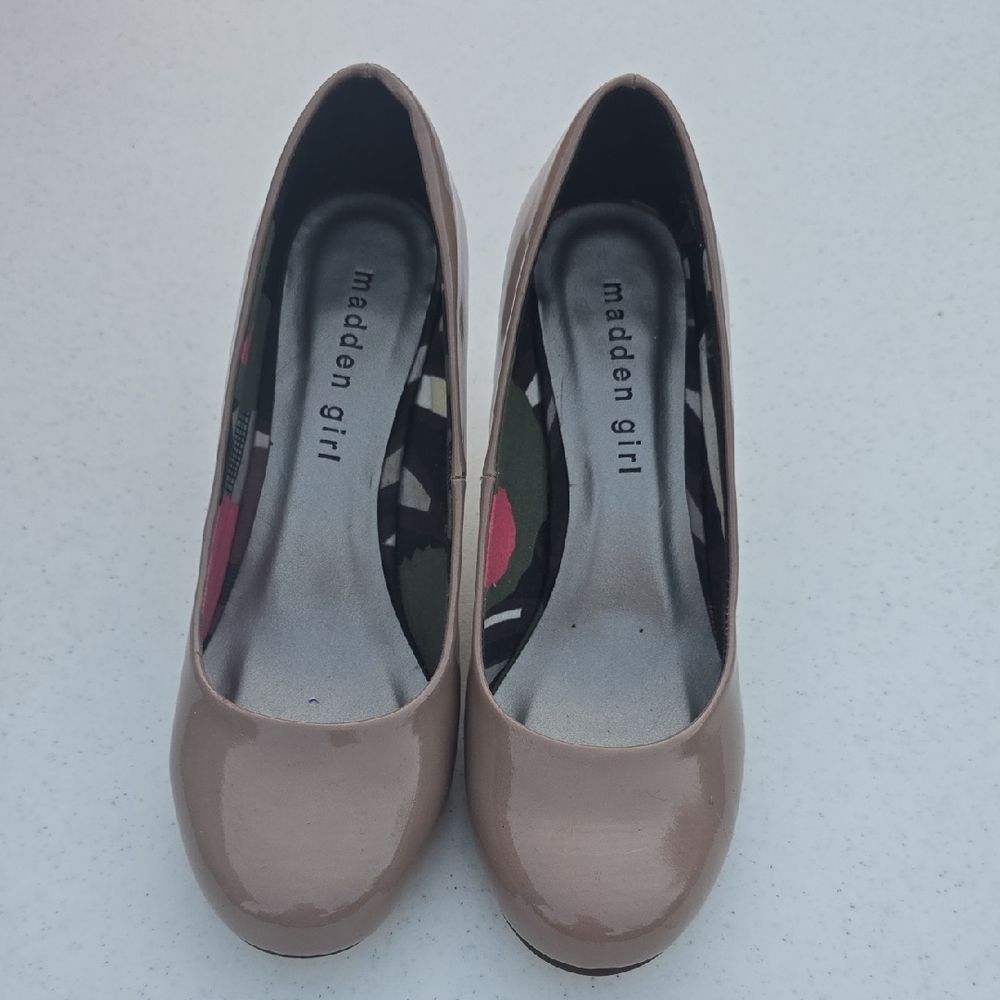 Madden Girl Tan Heels Elegant Comfort